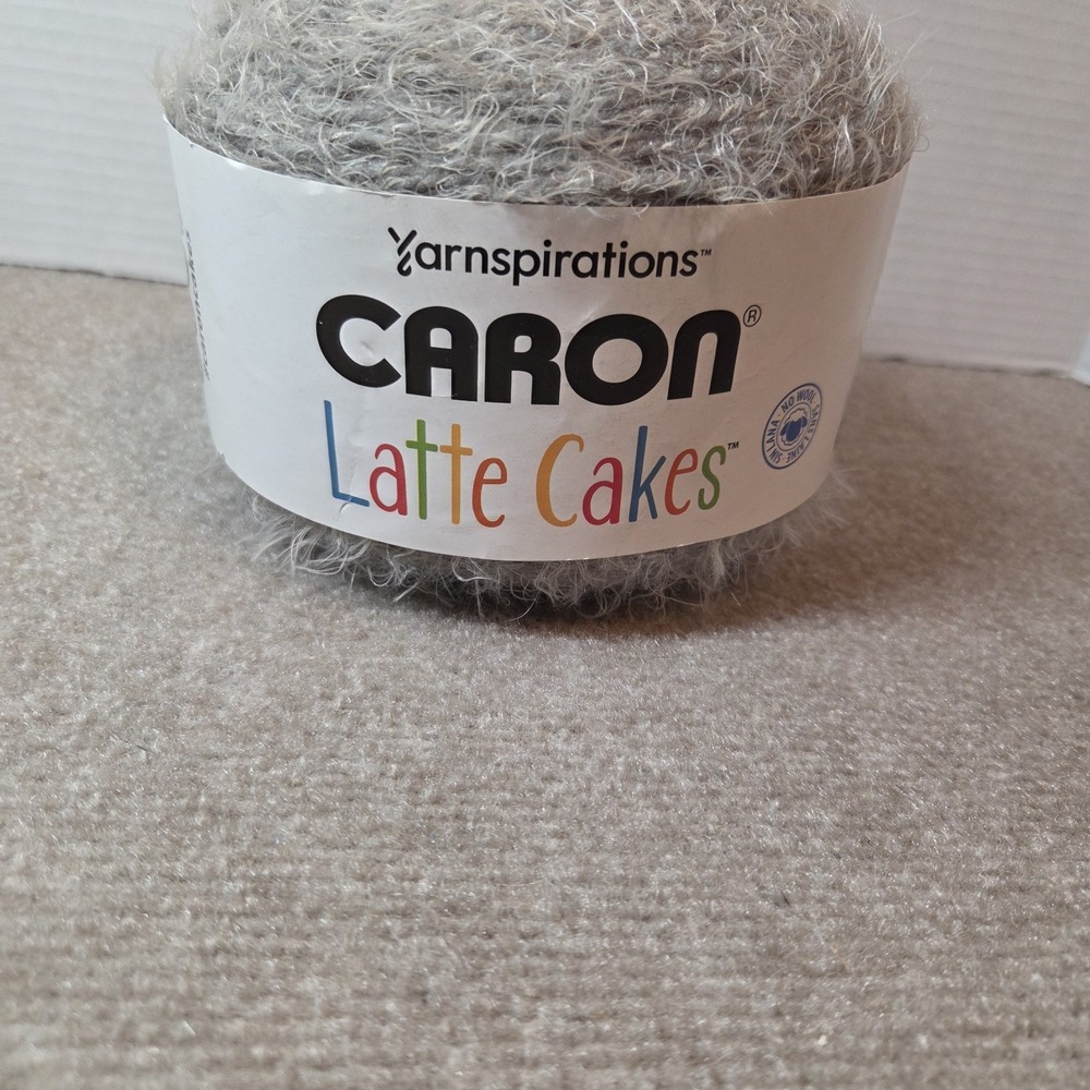 Caron Latte Cakes Gray Velvet Bulky Yarn 8.8oz 530yds Acrylic Nylon Blend fuzzy